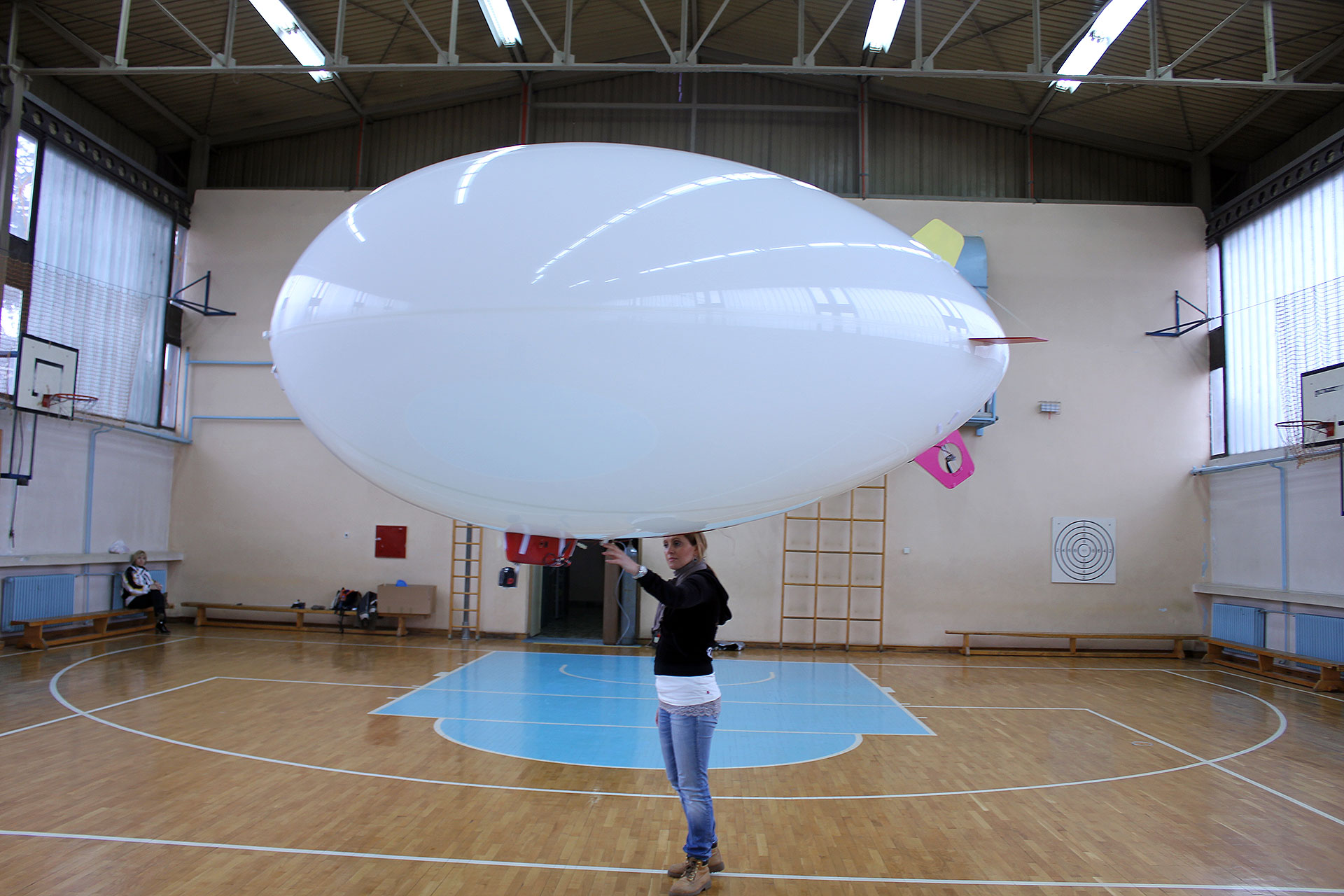 3-m-rc-blimp-side-view
